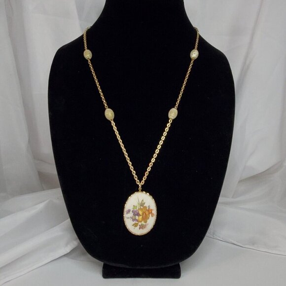 VTG  West Germany Floral Sugar Crystal Cameo Bead Necklace Goldtone Cottagecore - Picture 5 of 12
